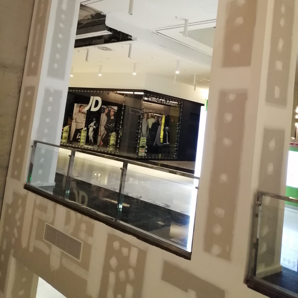 Instalación pladur centro comercial de Castellón