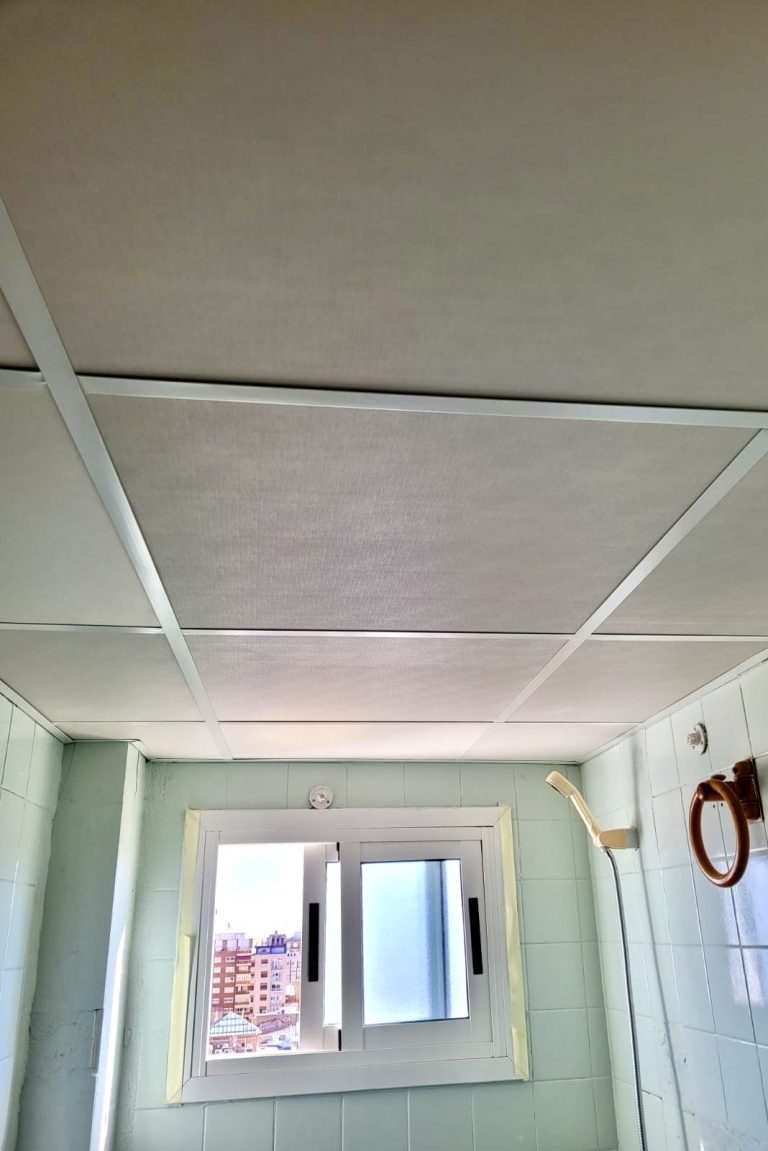 Reforma techo de baño con acceso a instalaciones en Castellón